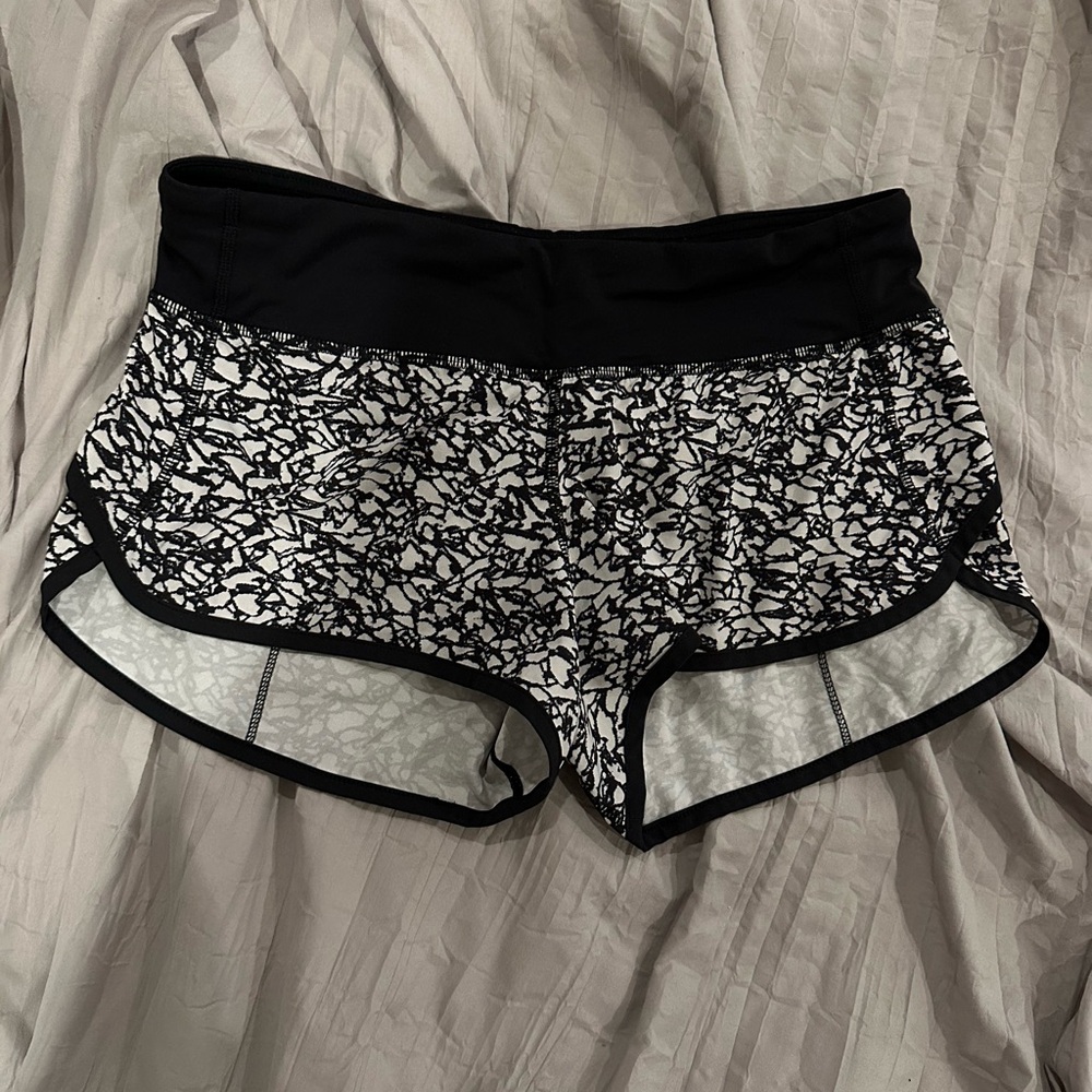 Lululemon Speed Short Sz 6
